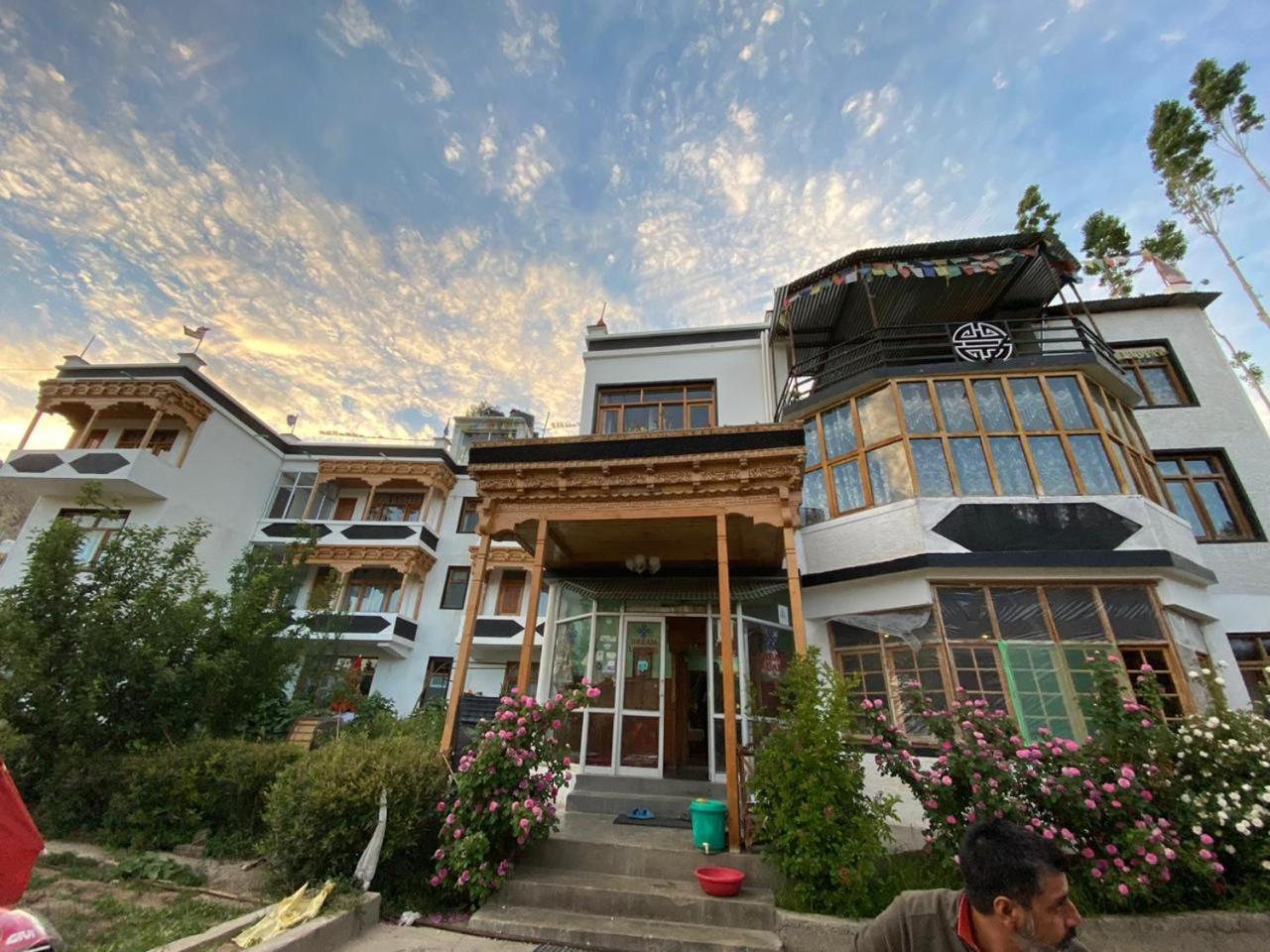 Dream Ladakh Guest House เลห์ ภายนอก รูปภาพ