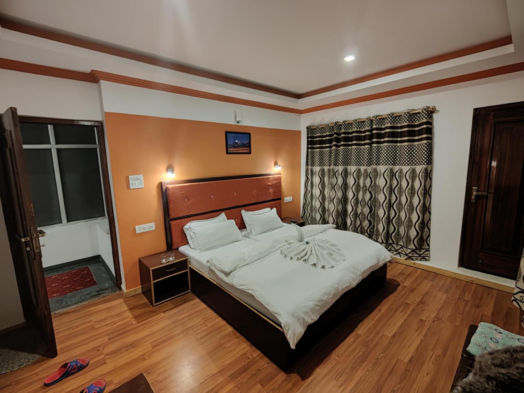 Dream Ladakh Guest House เลห์ ภายนอก รูปภาพ