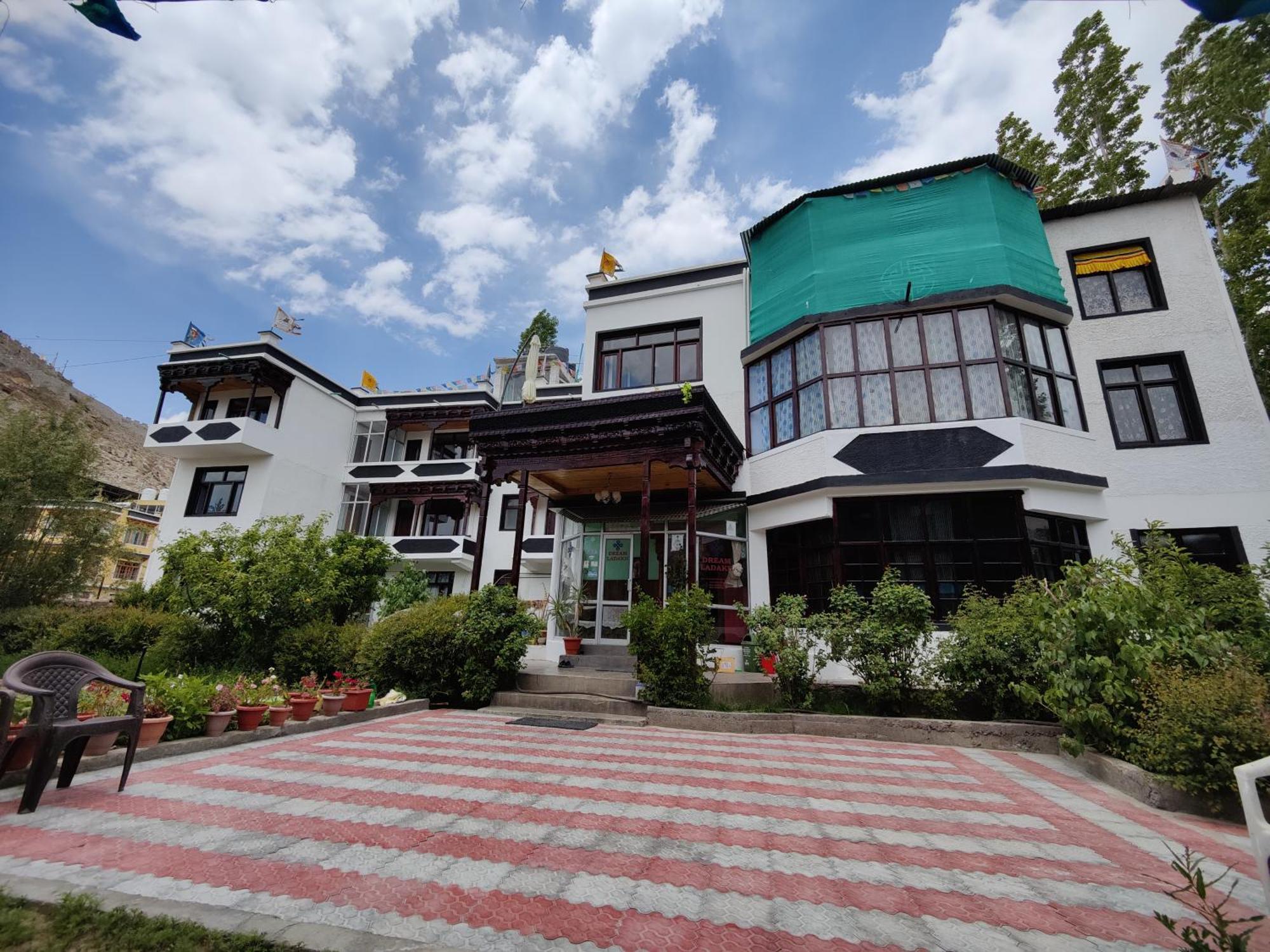 Dream Ladakh Guest House เลห์ ภายนอก รูปภาพ
