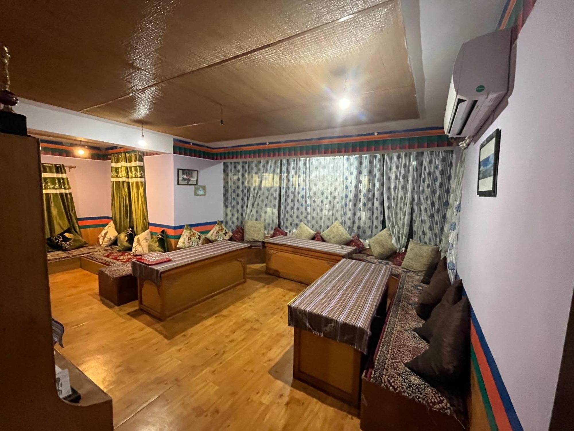 Dream Ladakh Guest House เลห์ ภายนอก รูปภาพ