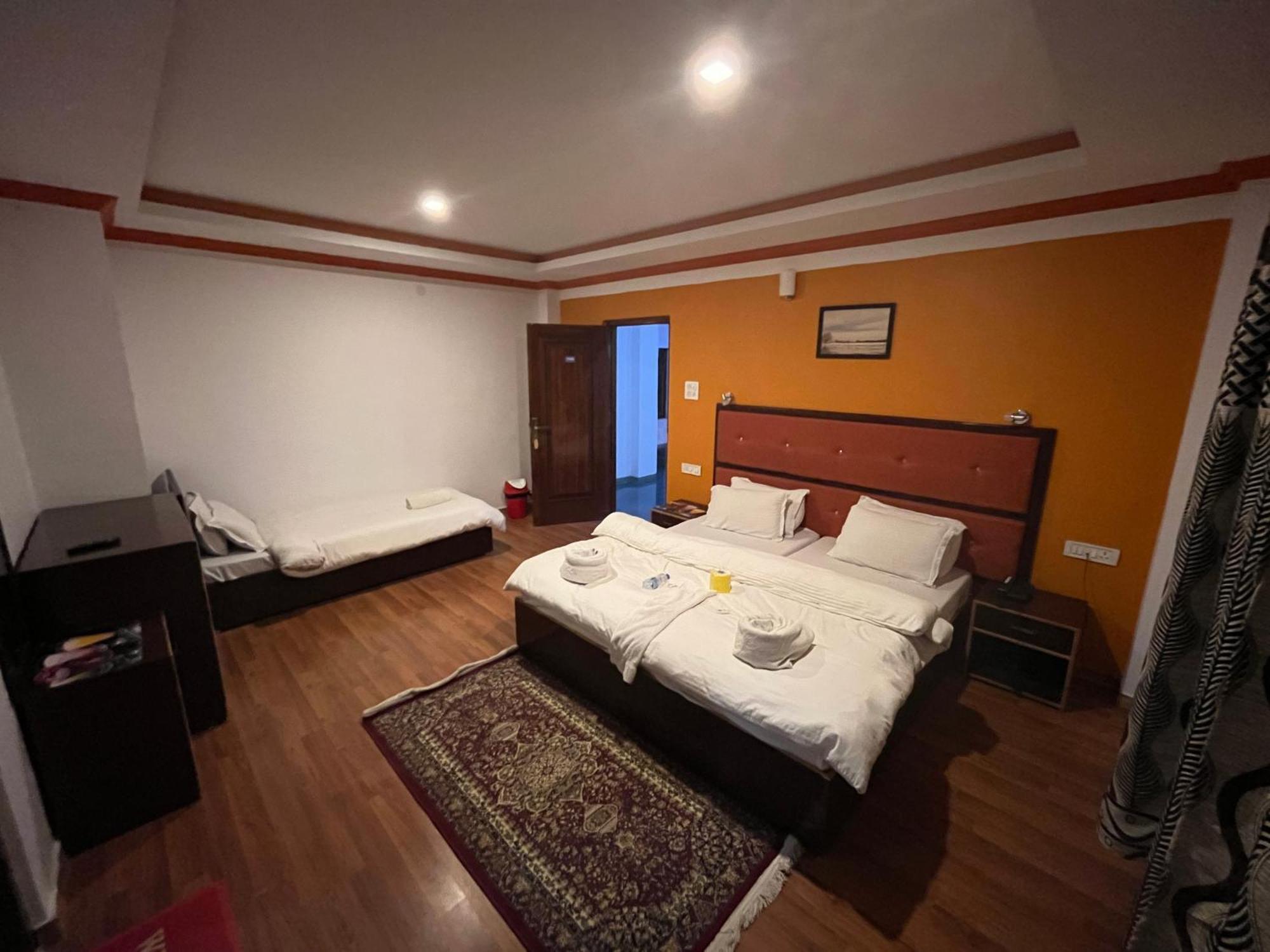 Dream Ladakh Guest House เลห์ ภายนอก รูปภาพ
