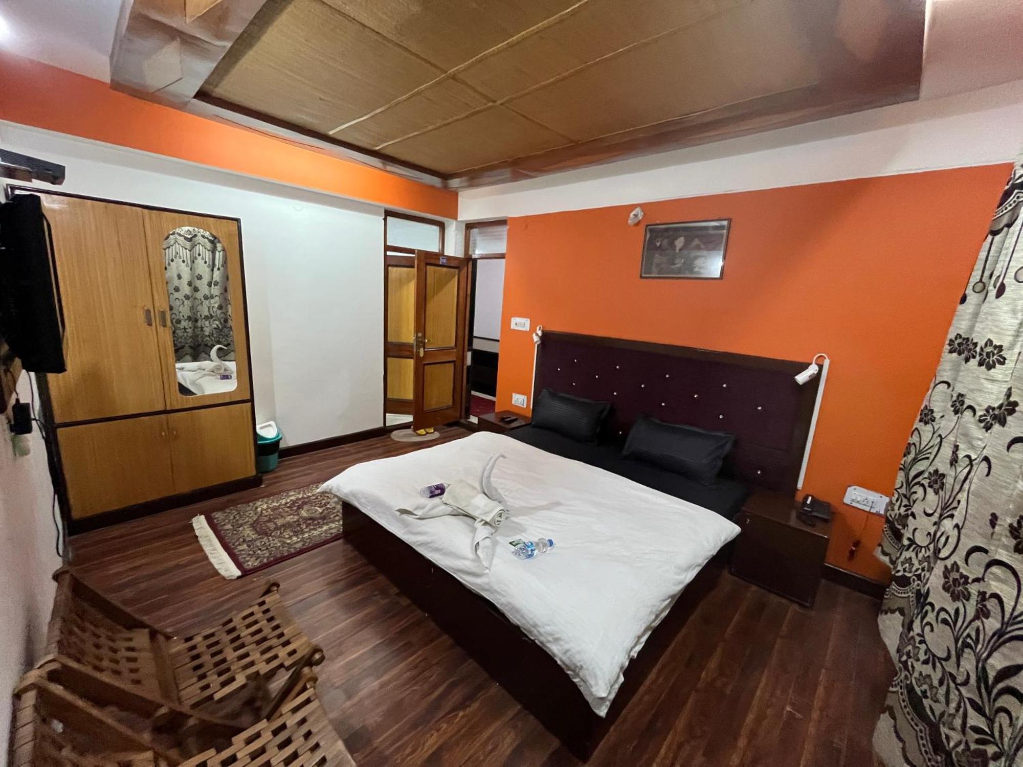 Dream Ladakh Guest House เลห์ ภายนอก รูปภาพ
