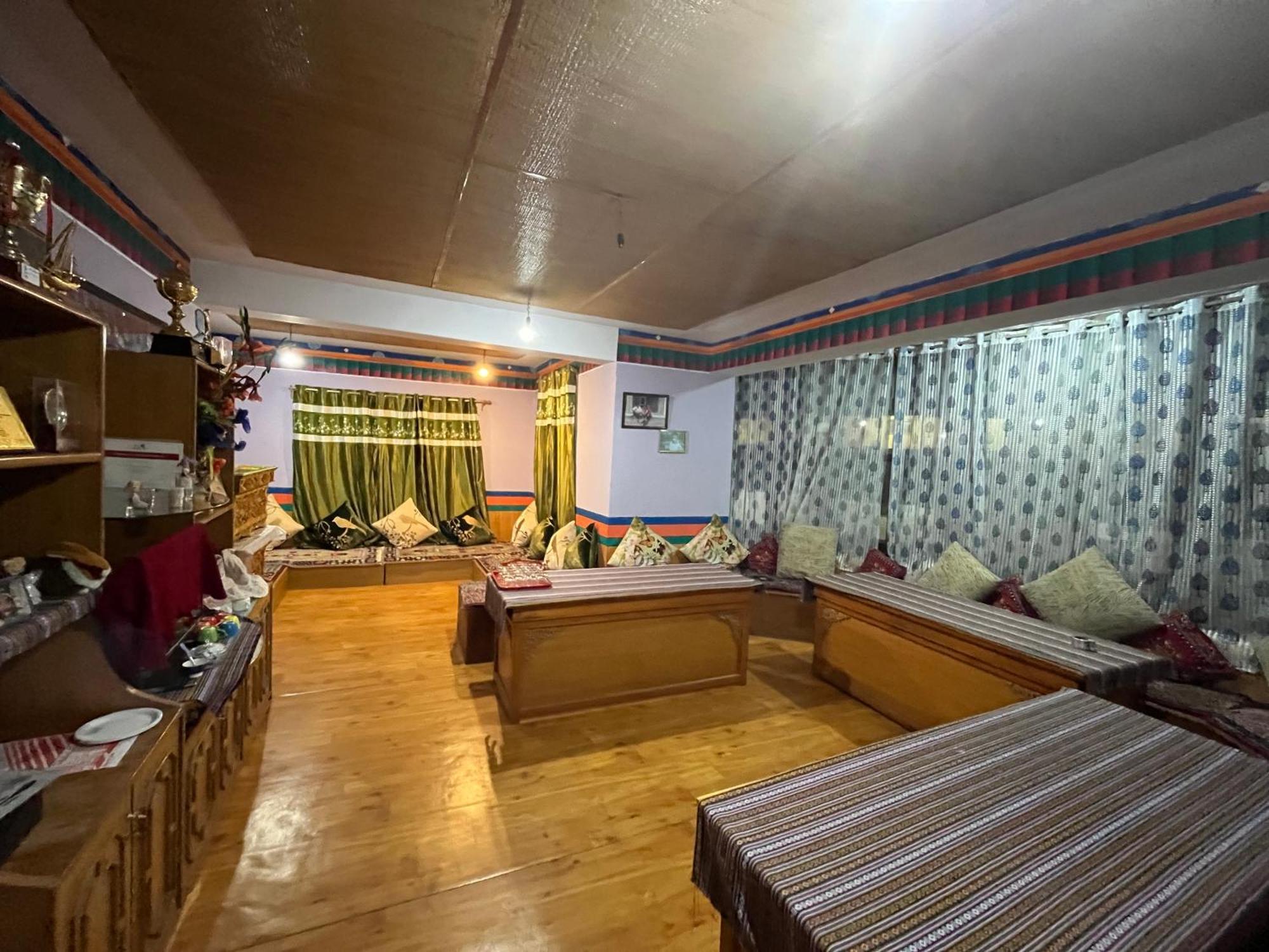 Dream Ladakh Guest House เลห์ ภายนอก รูปภาพ