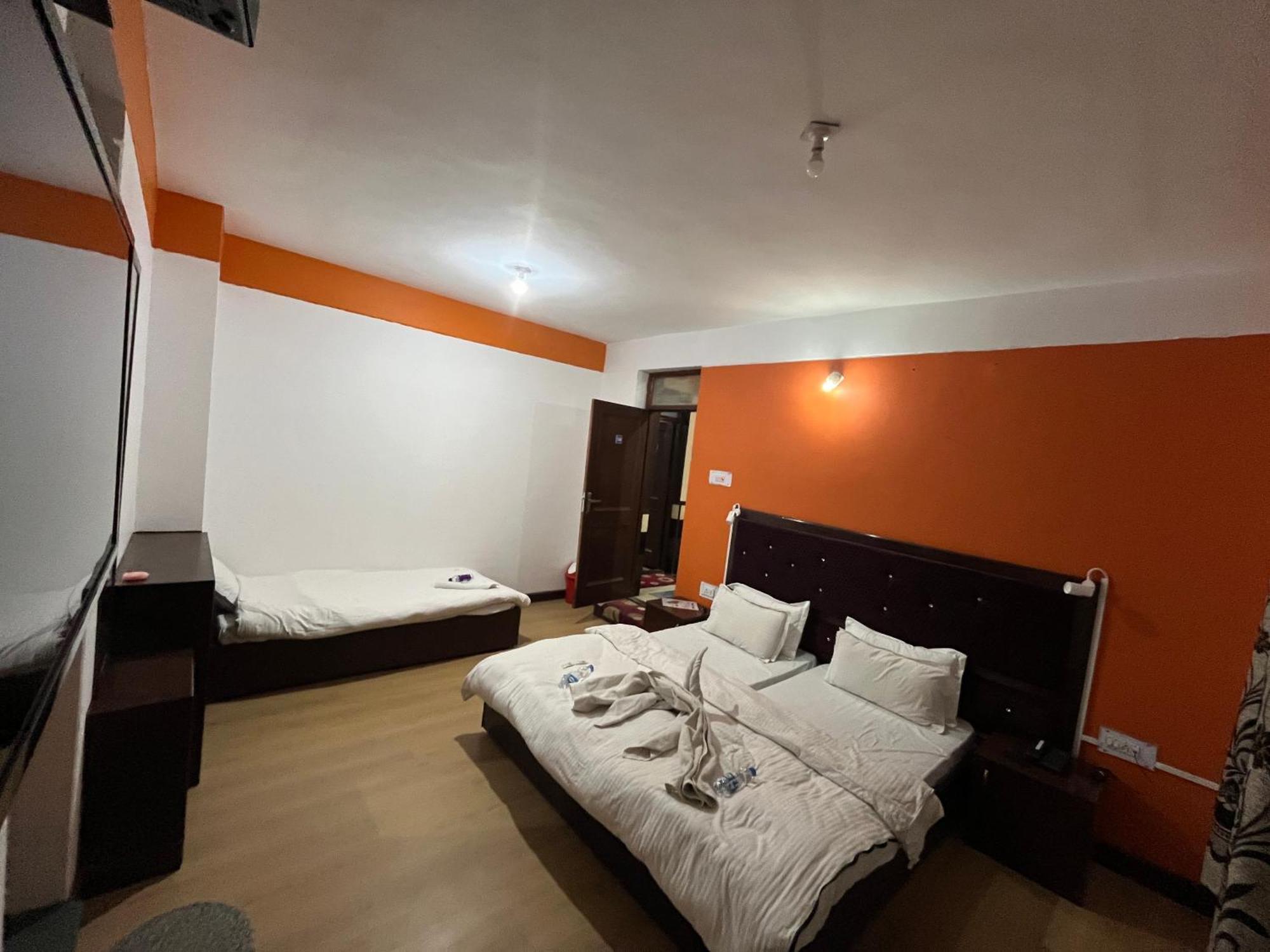 Dream Ladakh Guest House เลห์ ภายนอก รูปภาพ